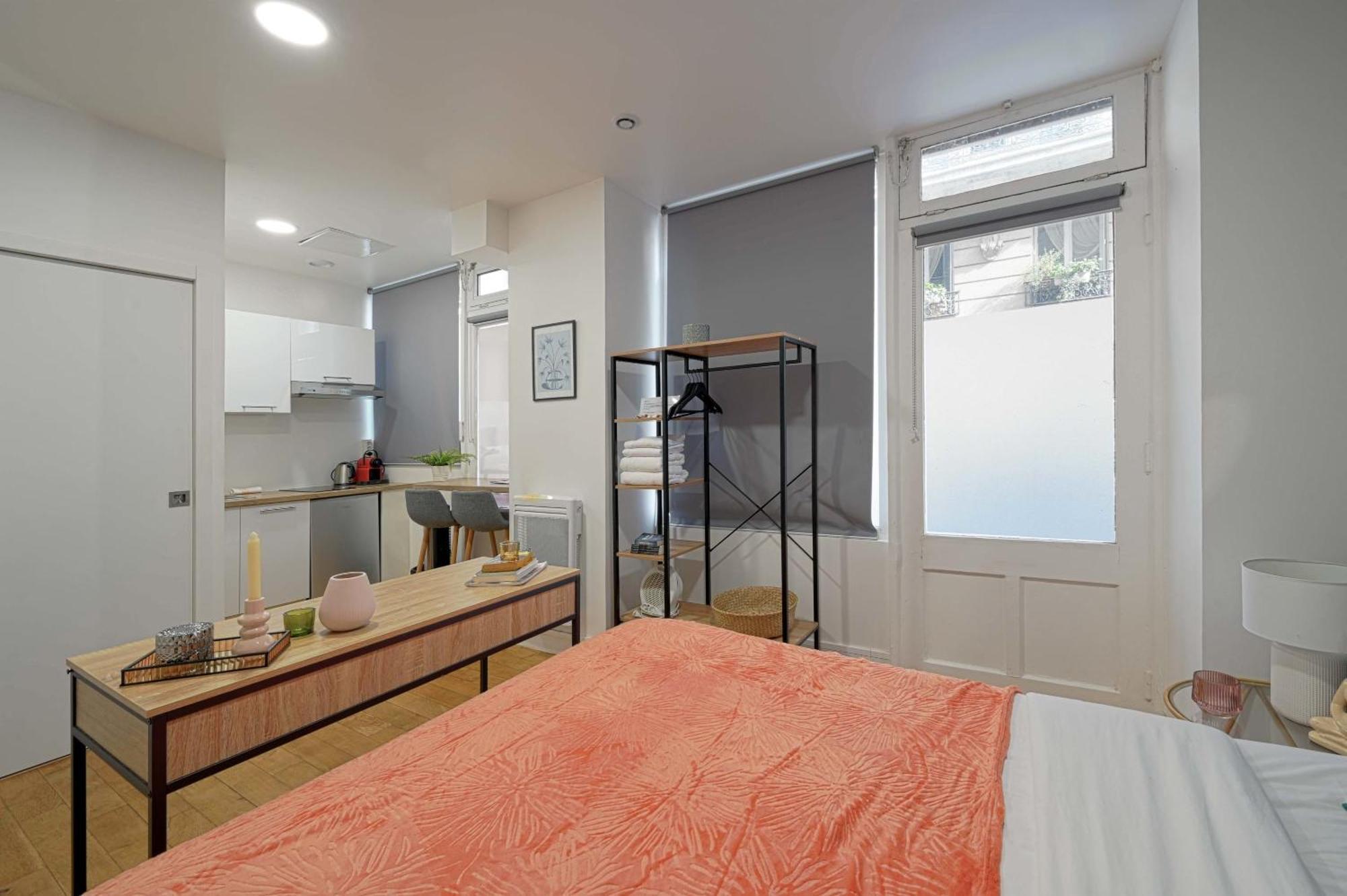 Modern Studio Fully Renovated Париж Экстерьер фото